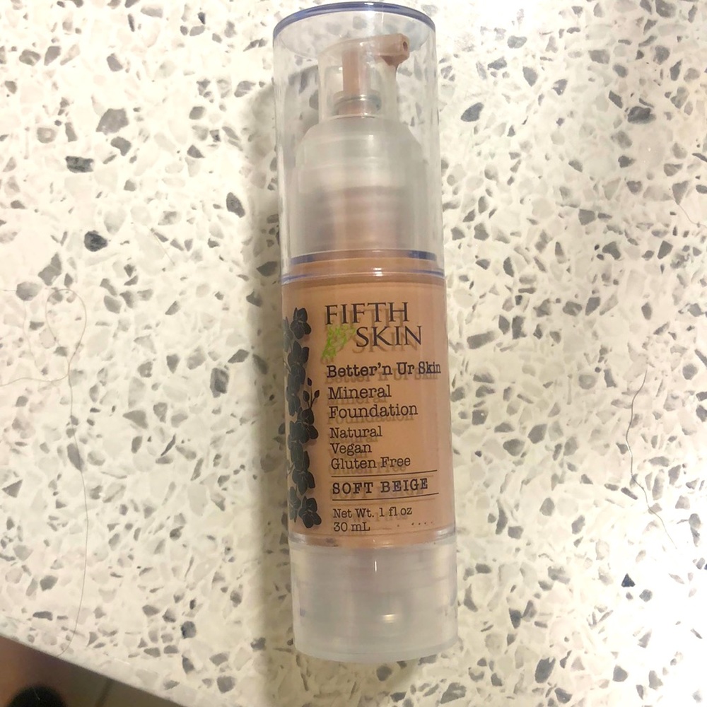Fifth skin mineral foundation (soft beige)